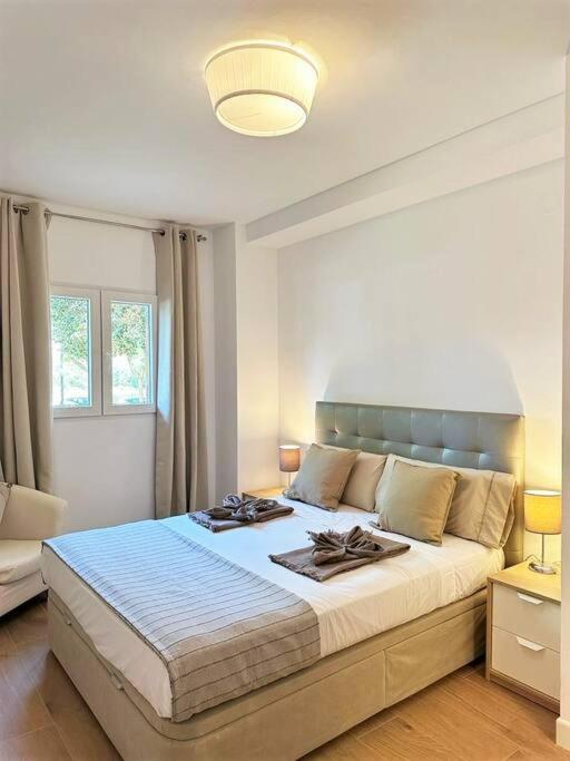 Your Poolside Paradise By The Sea Apartment *